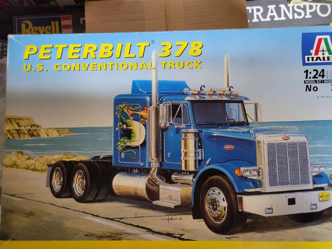 Peterbilt 378 Long Hauler - Italeri 3857 - 1/24 Peterbilt 378 Long Hauler - Italeri 3857 - 1/24