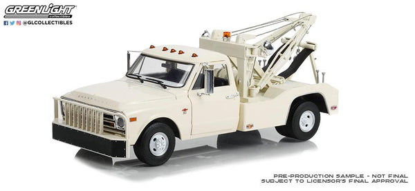 GARAGE SALE     GREENLIGHT  #13623 CHEVROLET C30 TOWTRUCK  1/18 SCALE DIECAST