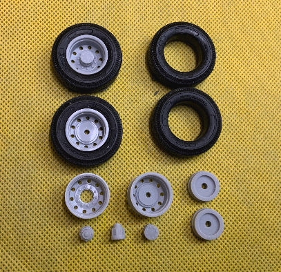 AUSLOWE   10 hole disc Wheel / Tire Set  1/32 scale   TY5A