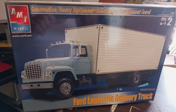 AMT FORD LOUISVILLE SHORT HAULER    SEALED KIT       Plastic Model kits