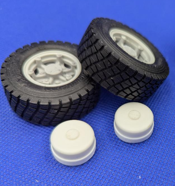 GARAGE SALE    6 SPOKE MACK FRONT FLOAT TIRE & WHEELS 1/25