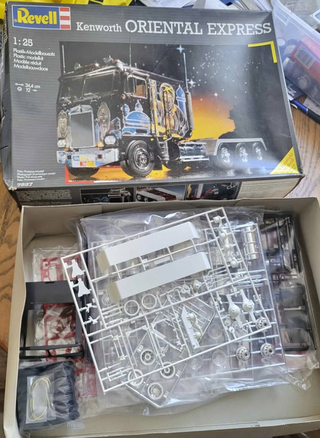 1/25 SCALE REVELL KENWORTH COE  ORIENTAL EXPRESS !  MODEL TRUCK KIT