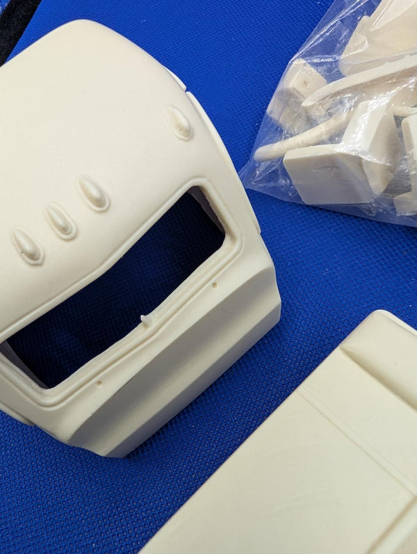 AIM   MACK B75  INTEGRAL SLEEPER RESIN CAB KIT 1/25 SCALE (look!)    RESIN CAB