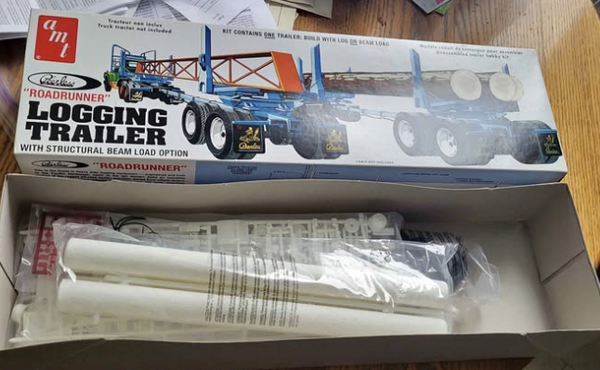 1/25 SCALE AMT PEERLESS LOG TRAILER KIT