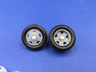 W37 1/25 Ford BB Wheel & Tire Set
