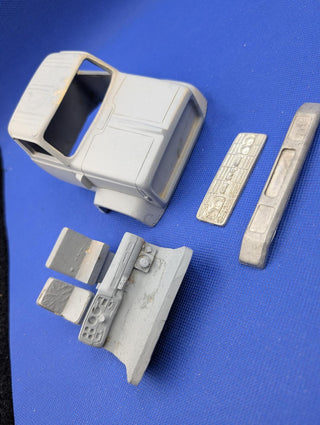 AIM  GMC 9500   resin cab  kit   1/25 scale                                         RESIN CAB