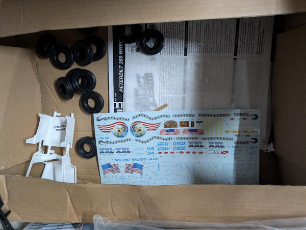 GARAGE SALE      Peterbilt WILLDO Wrecker  read info