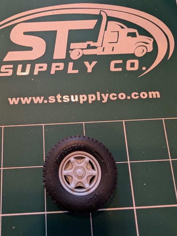 T33 1/25 22.5 Steer/Trailer Tires