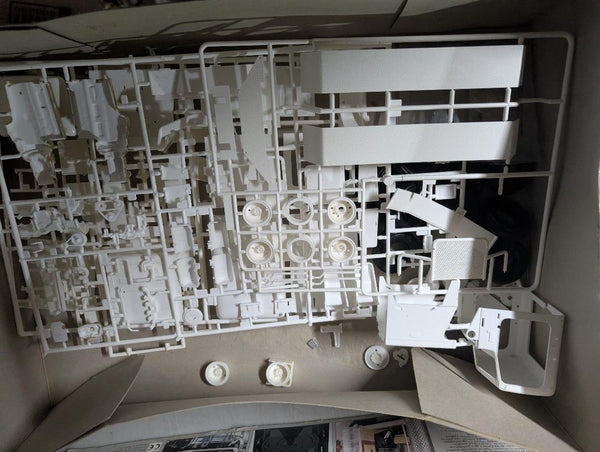 Garage Sale! 2 KITS!  Alaska 353 Peterbilt & Canadian Hauler Peterbilt both REVELL