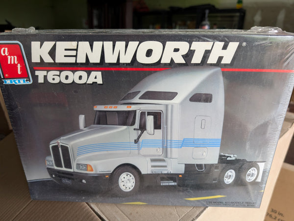AMT KENWORTH T600A    SEALED KIT!!   1/25 SCALE                                 PLASTIC MODEL KIT
