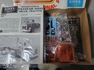 ERTL PAYSTAR 5000 TRACTOR KIT   OPEN BUT COMPLETE KIT 1/25