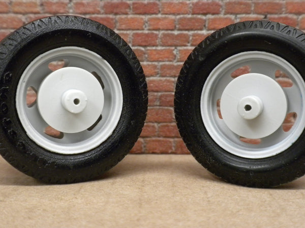 W37 1/25 Ford BB Wheel & Tire Set