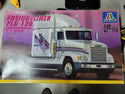 FREIGHTLINER FLD120 HI SLEEPER ITALERI  1/24   #738          Plastic Model kit