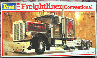 Revell   Freightliner  FLC   Conventional double bunk sleeper 1/24 scale