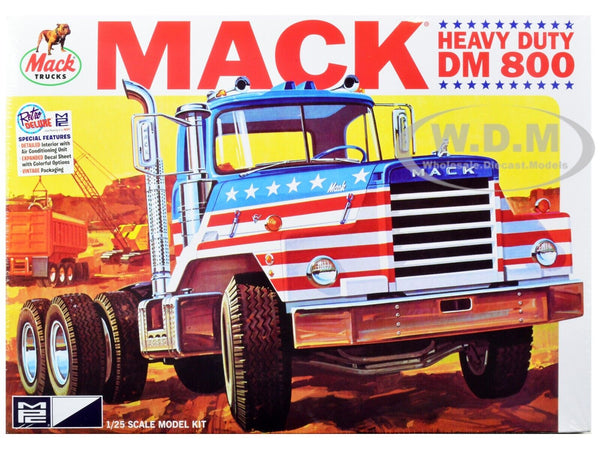 MPC  MACK DM800   1/25 scale Model kit